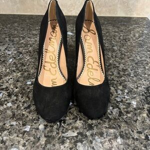 Sam Edelman Stilton Round Toe Black Pumps